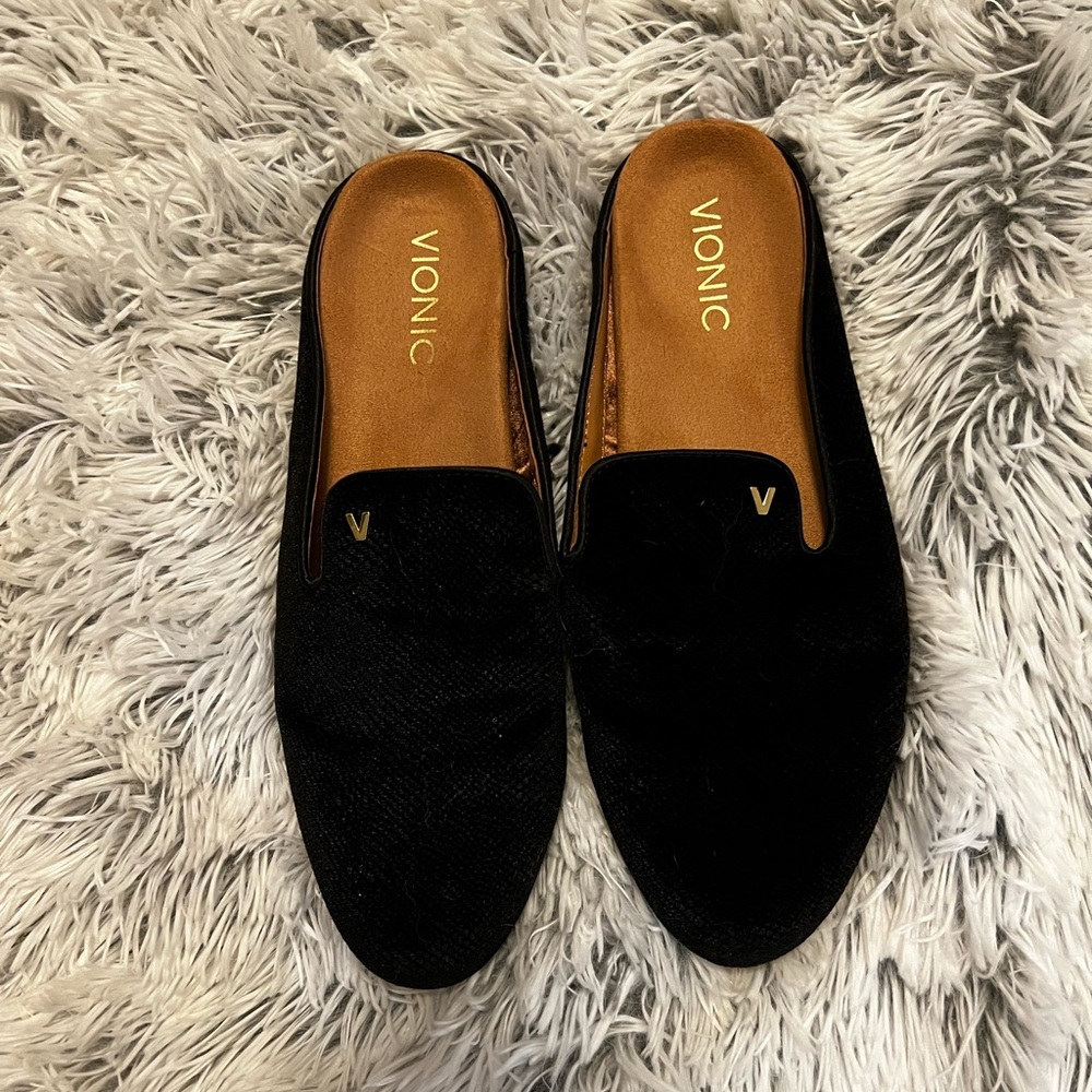 Vionic mules black size 8